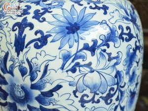 Bảo bình phong thủy men lam cổ vẽ ngàn hoa, cao 36cm