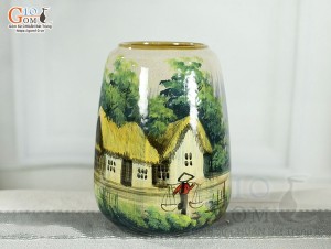Lọ hoa dáng chuông béo men màu vẽ cảnh làng quê, cao 19cm