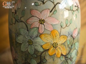 Lọ hoa dáng vò men màu vẽ hoa, cao 29cm