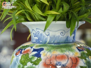 Bảo bình phong thủy men màu vẽ ngàn hoa, cao 36cm