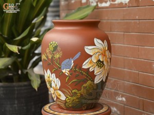 Lọ hoa dáng vò tròn gốm đất đỏ khắc Chim Hoa, cao 35cm