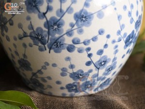 Lọ hoa dáng vò tròn men bóng vẽ hoa đào xanh, cao 18cm