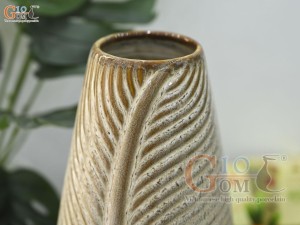Lọ hoa gân lá men hỏa biến màu cát, cao 28cm