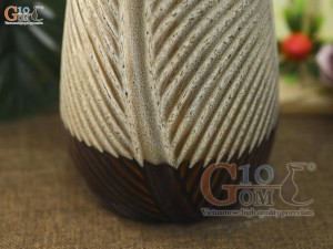 Lọ hoa gân lá men hỏa biến màu cát, cao 28cm