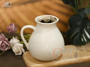 Lọ hoa gốm dáng bình sữa cao màu kem, cao 14cm