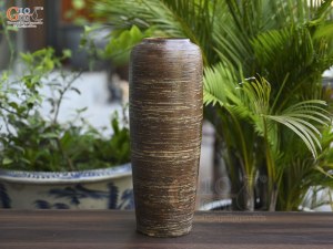 Lọ hoa gốm dáng bom mộc màu nâu, cao 40cm