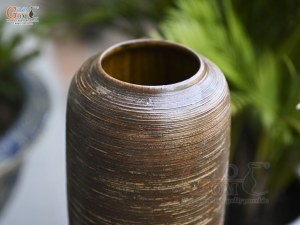 Lọ hoa gốm dáng bom mộc màu nâu, cao 40cm