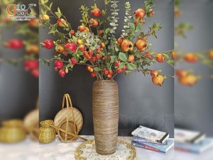 Lọ hoa gốm dáng bom mộc màu nâu, cao 50cm