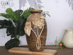 Lọ hoa gốm dáng bom quả dưa đắp nổi hoa Sen nâu ganh, cao 30cm