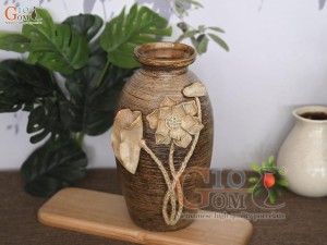 Lọ hoa gốm dáng bom quả dưa đắp nổi hoa Sen nâu ganh, cao 30cm