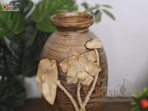 Lọ hoa gốm dáng bom quả dưa đắp nổi hoa Sen nâu ganh, cao 30cm