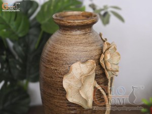Lọ hoa gốm dáng bom quả dưa đắp nổi hoa Sen nâu ganh, cao 30cm
