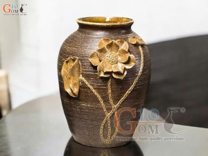 Lọ hoa gốm dáng chum đắp nổi hoa Sen, cao 30cm