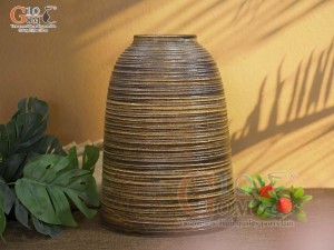 Lọ hoa gốm dáng chuông chân loe màu nâu, cao 29cm