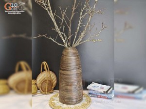 Lọ hoa gốm dáng chuông thon màu nâu, cao 44cm