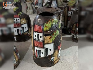 Lọ hoa gốm dáng chuông vẽ cảnh Làng Quê màu nâu, cao 33cm