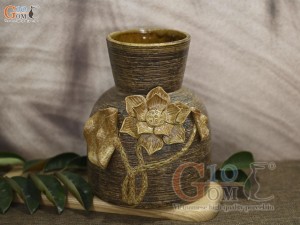 Lọ hoa gốm dáng cổ vát đắp nổi hoa Sen, cao 23cm