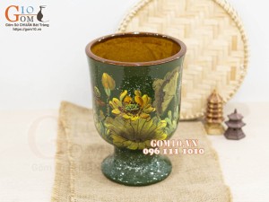 Lọ hoa gốm dáng cốc họa tiết hoa Sen, cao 23cm