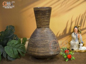 Lọ hoa gốm dáng đầm màu nâu, cao 32cm