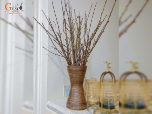 Lọ hoa gốm dáng đồng hồ cát màu nâu, cao 29cm
