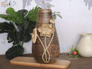 Lọ hoa gốm dáng giọt lệ đắp nổi hoa Sen nâu ganh, cao 30cm