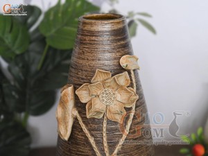 Lọ hoa gốm dáng giọt lệ đắp nổi hoa Sen nâu ganh, cao 30cm