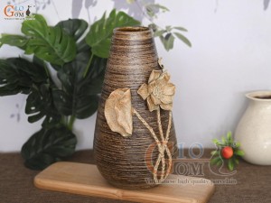 Lọ hoa gốm dáng giọt lệ đắp nổi hoa Sen nâu ganh, cao 30cm
