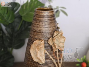 Lọ hoa gốm dáng giọt lệ đắp nổi hoa Sen nâu ganh, cao 30cm