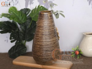 Lọ hoa gốm dáng giọt lệ đắp nổi hoa Sen nâu ganh, cao 30cm