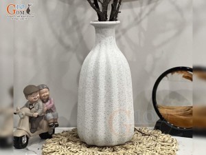 Lọ hoa gốm dáng khía màu sữa mộc, cao 32cm