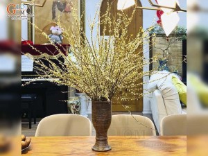 Lọ hoa gốm dáng ly màu nâu, cao 35cm