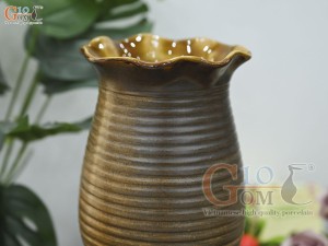 Lọ hoa gốm dáng ly miệng loe vân sóng, cao 25cm