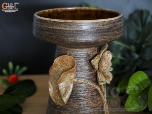 Lọ hoa gốm dáng chân nến đắp nổi hoa Sen, cao 22cm