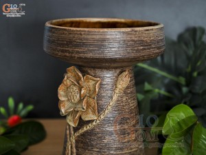 Lọ hoa gốm dáng chân nến đắp nổi hoa Sen, cao 22cm