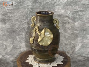 Lọ hoa gốm dáng phích tròn đắp Sen màu nâu, cao 31cm