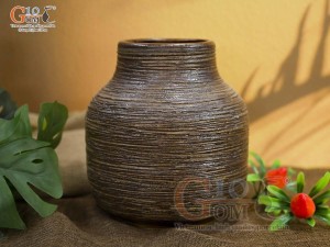 Lọ hoa gốm dáng thấp màu nâu, cao 18cm