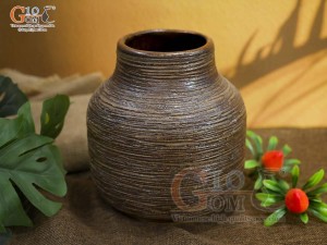 Lọ hoa gốm dáng thấp màu nâu, cao 18cm