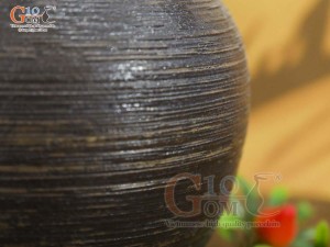 Lọ hoa gốm dáng vò màu nâu, cao 22cm