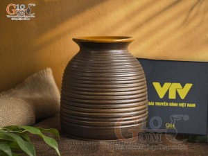 Lọ hoa gốm dáng vò thấp vân sóng, cao 16cm (hộp xi lụa cao cấp VTV)