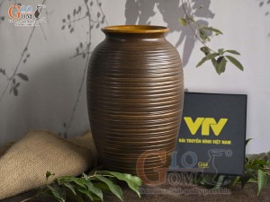 Lọ hoa gốm dáng vò vân sóng, cao 30cm (hộp xi lụa cao cấp VTV)