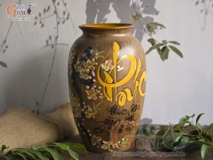 Lọ hoa gốm dáng vò vẽ chữ Phúc, cao 30cm