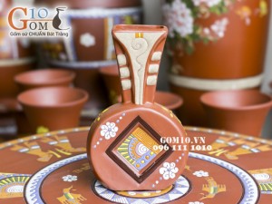 Lọ hoa gốm đất đỏ dáng cây đàn