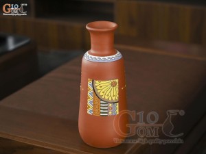 Lọ hoa gốm đất đỏ dáng cổ chai họa tiết thổ cẩm, cao 31cm