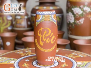 Lọ hoa gốm đất đỏ dáng đứng chữ Phúc 34cm