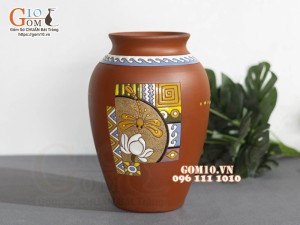 Lọ hoa gốm đất đỏ dáng lu khắc chuồn chuồn cao 26cm