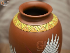 Lọ hoa gốm đất đỏ dáng soài khắc Song Hạc Liên Hoa, cao 40cm