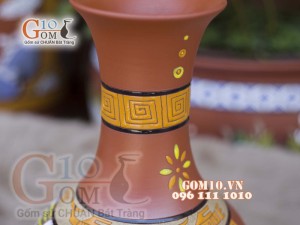 Lọ hoa gốm đất đỏ dáng tỏi cao, cao 38cm