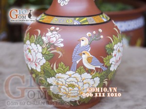 Lọ hoa gốm đất đỏ dáng tỏi cổ khắc hoa, cao 43cm