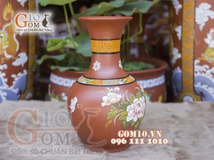 Lọ hoa gốm đất đỏ dáng tỏi cổ khắc hoa, cao 43cm