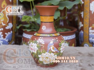 Lọ hoa gốm đất đỏ dáng tỏi cổ khắc hoa, cao 43cm Lọ hoa gốm đất đỏ dáng tỏi cổ khắc hoa, cao 43cm